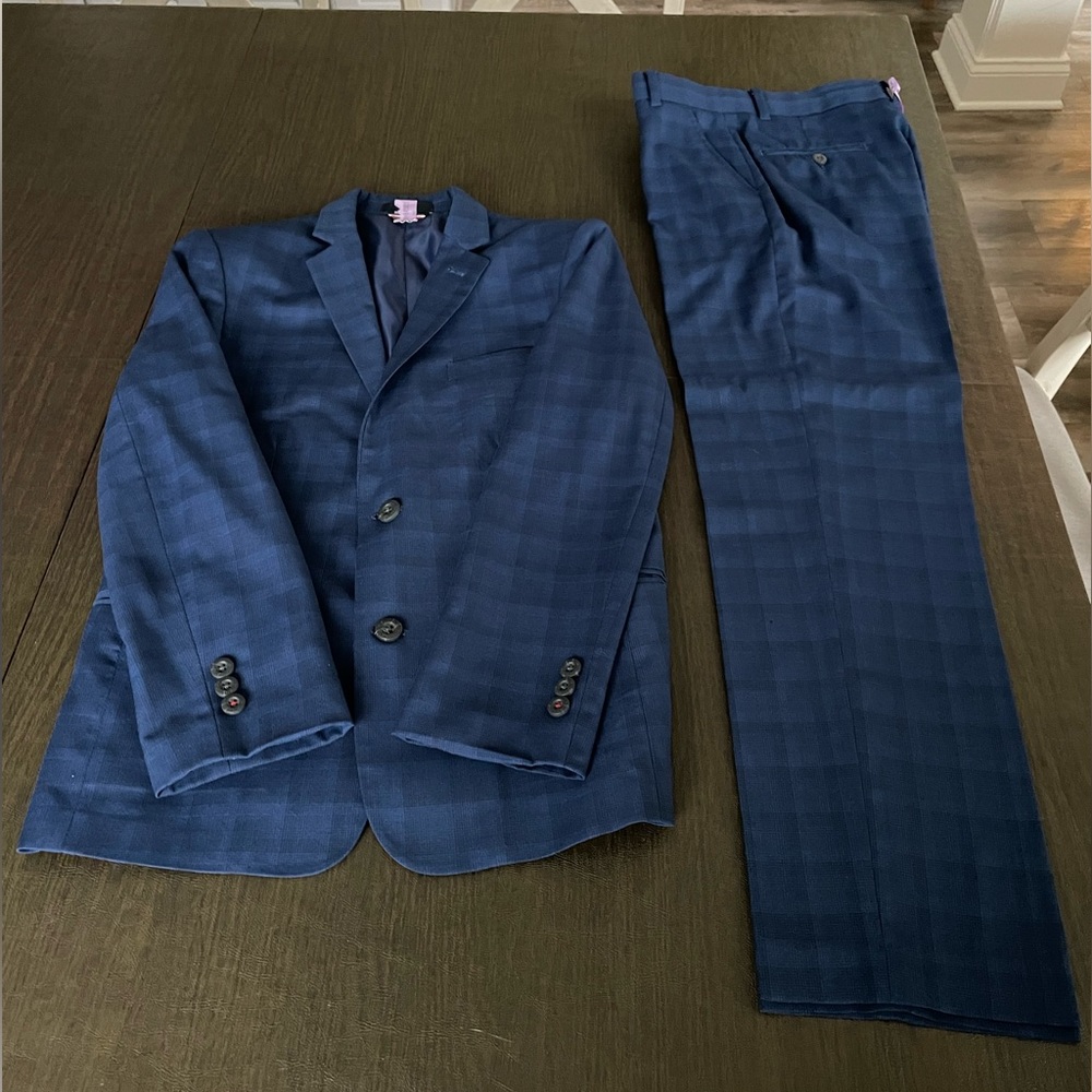 Tommy Hilfiger (The Flex) Boys Suit, Size 12